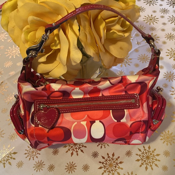 Super Cute Coach ❤️🩷🤍
Perfect for Valentines 💝 
Coach EUC - Picture 6 of 9